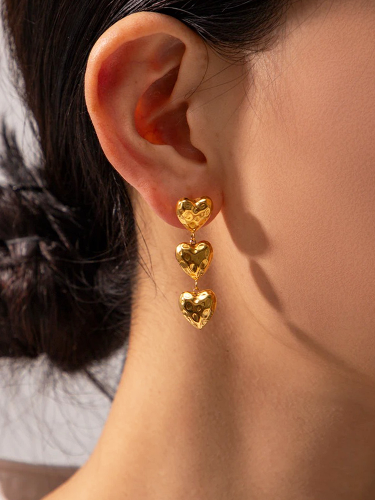Flo Hanging Heart Earrings Gold